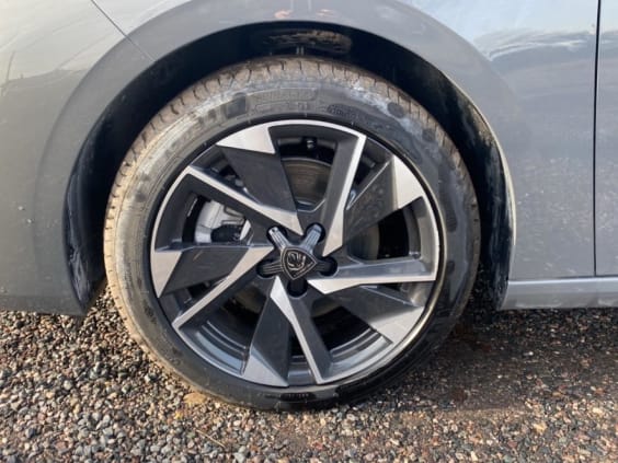 Peugeot 308 SW 1.2 hybrid 145 allure e-dcs6 Gris Sellenium
