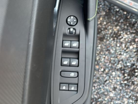 Peugeot 408 Hybrid 145 gt e-dcs6 Gris Sellenium E