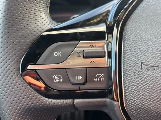 Peugeot 408 Hybrid 145 gt e-dcs6 Gris Sellenium E