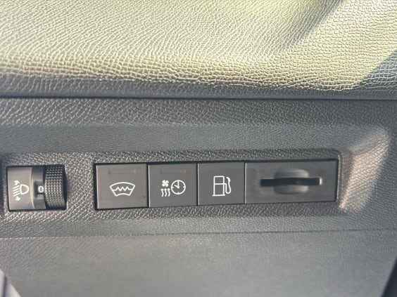 Peugeot 408 1.2 puretech 130 allure eat8 Noir