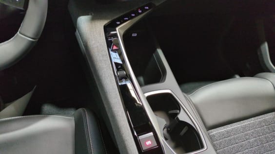 Peugeot 5008 HYBRID 145 CH E-DCS6 ALLURE gris artense
