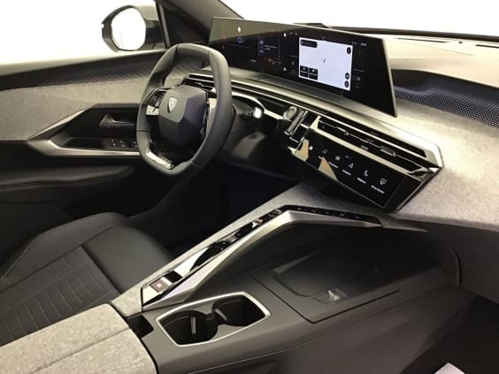 Peugeot 5008 Gt 1.2 HYBRID 145 Gris Titane