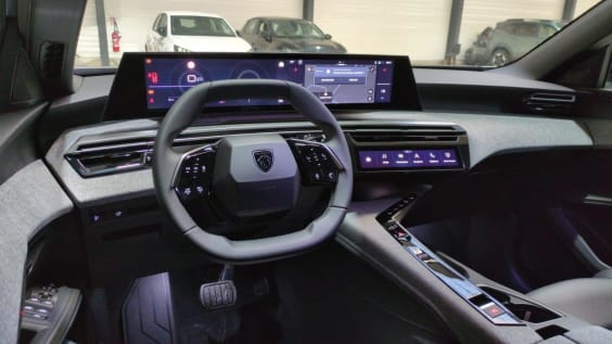 Peugeot 5008 HYBRID 145 CH E-DCS6 ALLURE gris artense