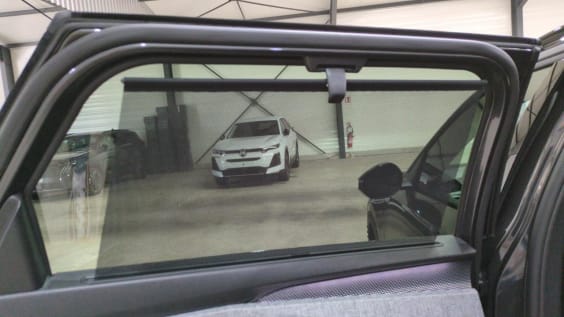 Peugeot 5008 HYBRID 145CH E-DCS6 GT Gris Titane / Toit Noir