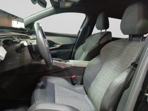 Peugeot 5008 Hybrid 136 e-DCS6 Allure Noir Perla Nera