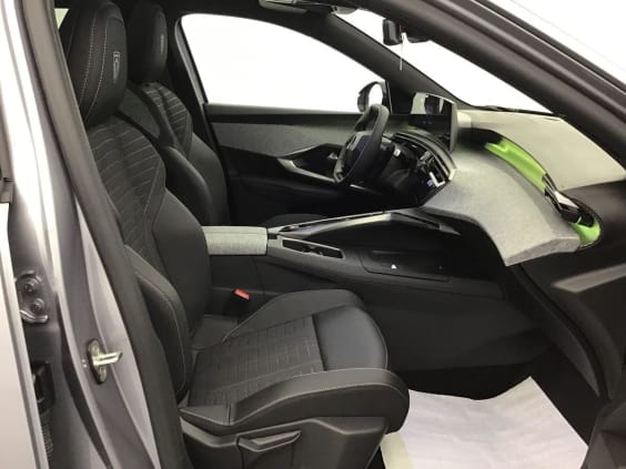 Peugeot 5008 Hybrid 145 e-DCS6 GT gris artense