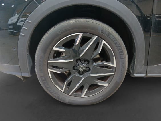 Peugeot 5008 Hybrid 136 e-DCS6 Allure Noir Perla Nera