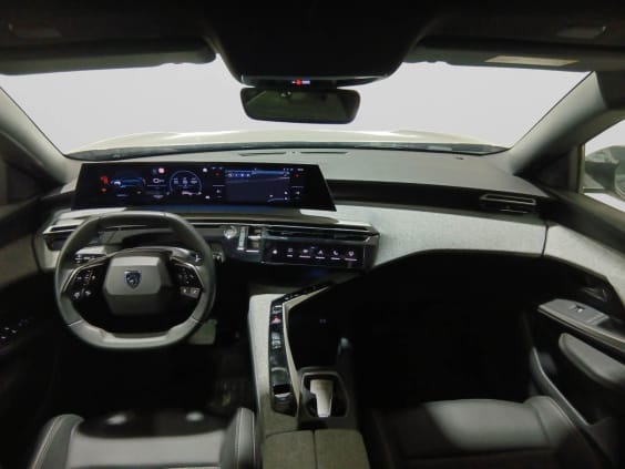 Peugeot 5008 Hybrid 136 e-DCS6 Allure Noir Perla Nera