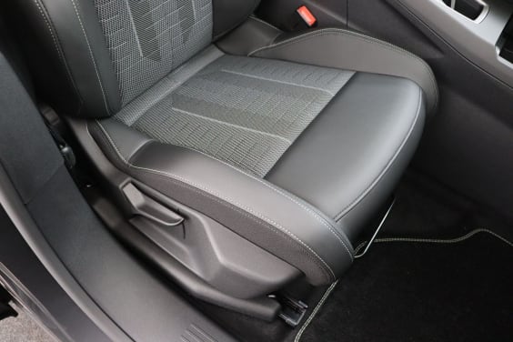 Peugeot 5008 GT Hybrid 145 hp e-DSC6 Grey