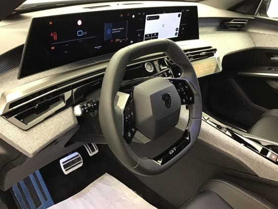 Peugeot 5008 Gt 1.2 HYBRID 145 Gris Titane