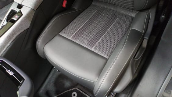 Peugeot 5008 HYBRID 145CH E-DCS6 GT Gris Titane / Toit Noir