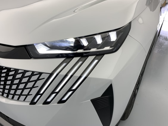 Peugeot 5008 Hybrid 145 e-DCS6 GT Blanc Okénite / Toit Noir