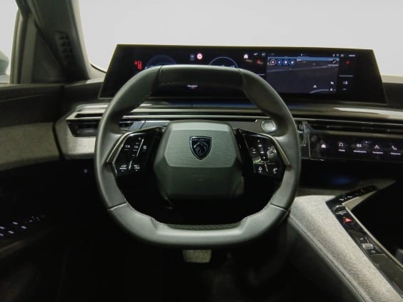 Peugeot 5008 Hybrid 136 e-DCS6 Allure Noir Perla Nera