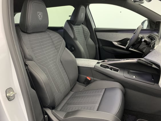 Peugeot 5008 Hybrid 145 e-DCS6 GT Blanc Okénite / Toit Noir