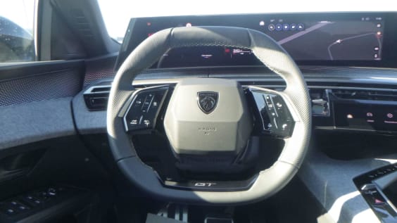 Peugeot 5008 HYBRID 145CH E-DCS6 GT Gris Titane