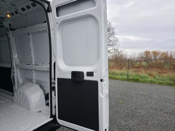 Peugeot Boxer 3.3t L2H2 Fourgon tolé 2.2 HDi - 140 Blanc