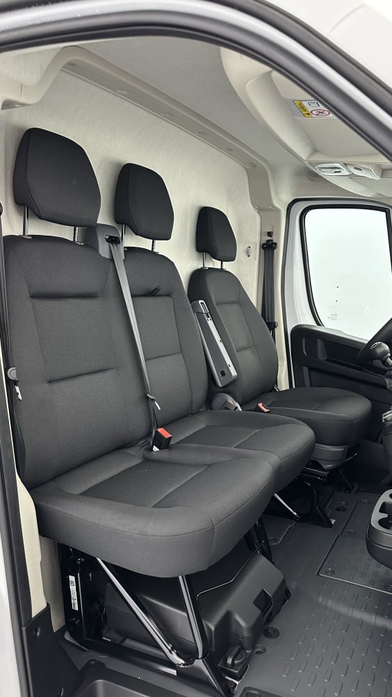 Peugeot Boxer BOXER L2H2 3.5 2.2 BlueHDi 140ch Blanc Icy