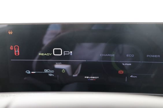 Peugeot E-3008 GT Electric 73 kWh 213 hp Grey