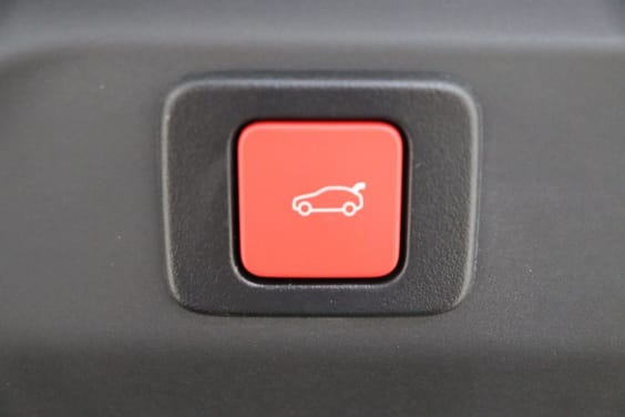 Peugeot E-3008 GT Electric 73 kWh 213 hp Grey