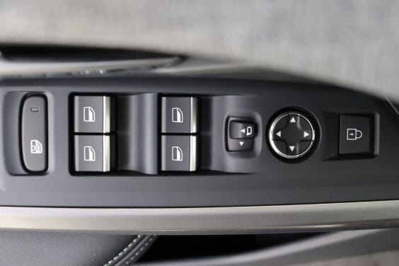 Peugeot E-3008 GT Electric 73 kWh 213 hp Grey