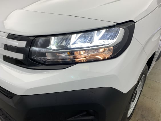 Peugeot Partner Fourgon M 650 KG BLUEHDI 100 S&S BVM6 Blanc Icy