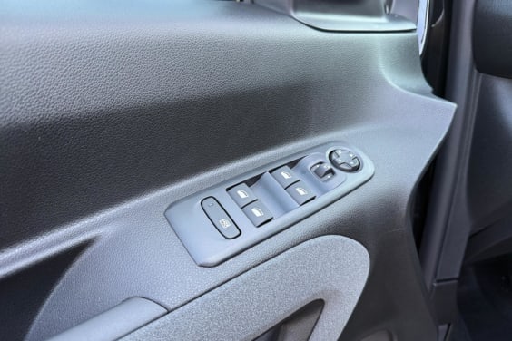 Peugeot Rifter STANDARD N1 1.5 BLUEHDI 130 ALLURE EAT8 Kiama Blue