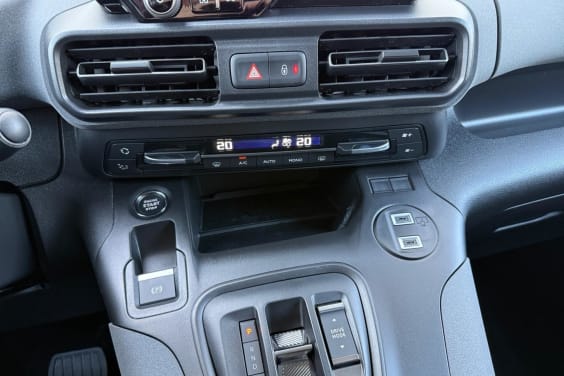 Peugeot Rifter STANDARD N1 1.5 BLUEHDI 130 ALLURE EAT8 Kiama Blue