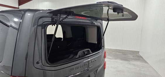 Peugeot Traveller Traveller M Diesel 180 ch Automatique Business Gris Titane