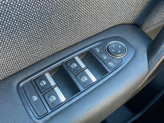 Renault CAPTUR Captur E-Tech full hybrid 145 ch Techno Bleu Iron Metal Toit Noir