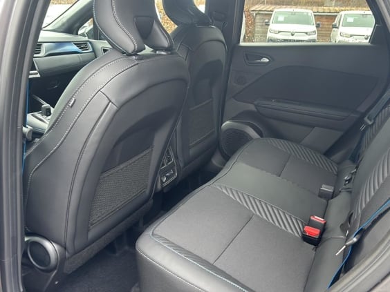 Renault CAPTUR II 1.8 e-tech full hybrid 160 esprit alpine Gris Cassiopee T/Noi