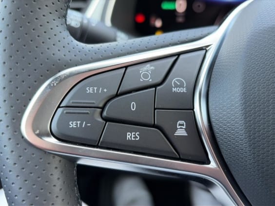 Renault CAPTUR II 1.8 e-tech full hybrid 160 techno Blanc Nacre Toit Noi