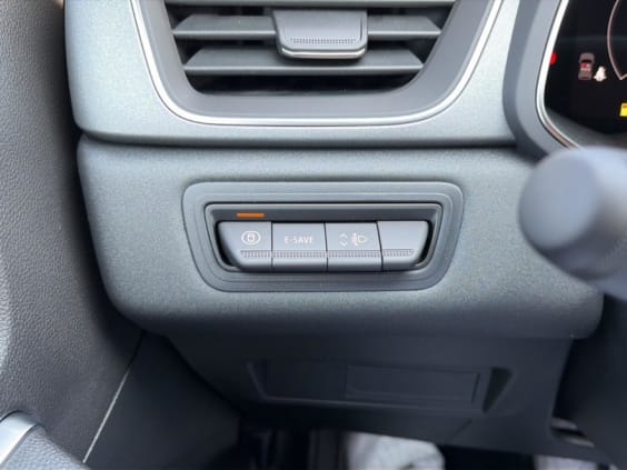 Renault CAPTUR II 1.8 e-tech full hybrid 160 techno Blanc Nacre Toit Noi