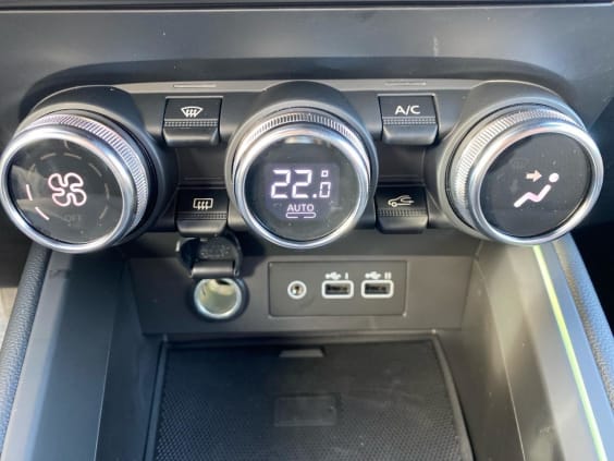 Renault CLIO V 1.0 tce 90 techno Gris Rafale