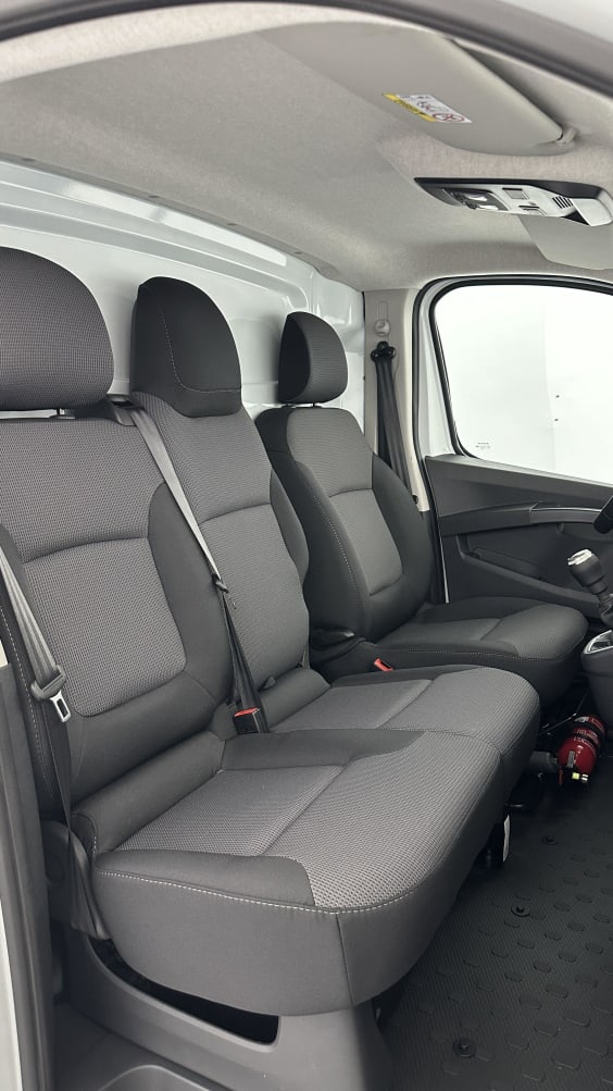 Renault Trafic TRAFIC L2H1 3000 2.0 dCi 150ch Advance Blanc Glacier