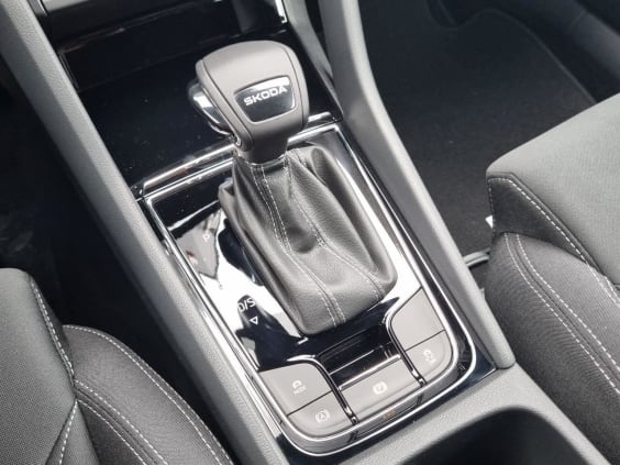 Skoda Karoq 1.5 tsi 150 sportline dsg7 Noir