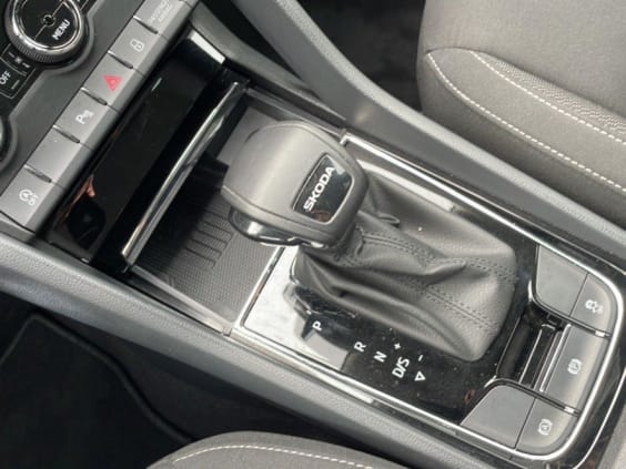 Skoda Karoq KAROQ 1.5 TSI 150CH DSG7 SELECTION Blanc Glacier