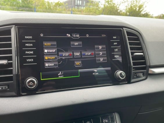 Skoda Karoq KAROQ 1.5 TSI 150CH DSG7 SELECTION Blanc Glacier