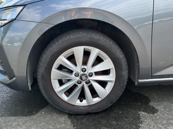 Skoda Scala SCALA 1.0 TSI 115CH BVA SELECTION Gris Graphite Metal