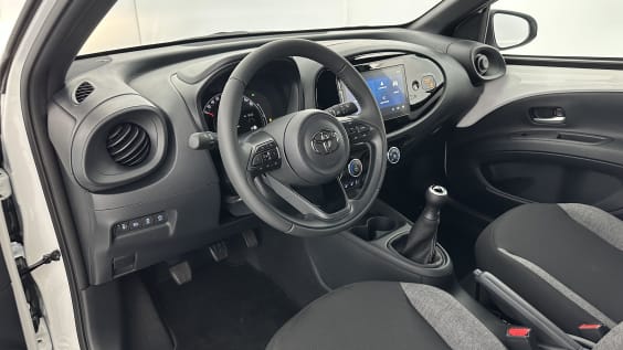 Toyota AYGO X AYGO X 1.0 VVT-i 72ch Dynamic Pure White