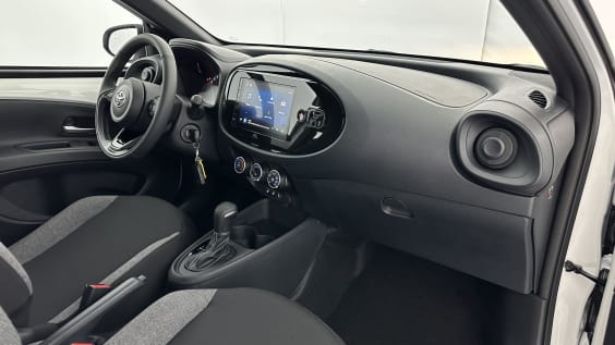 Toyota AYGO X AYGO X 1.0 VVT-i 72ch Dynamic S-CVT Pure White