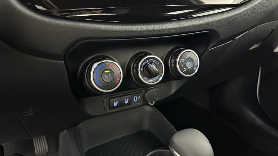Toyota AYGO X AYGO X 1.0 VVT-i 72ch Dynamic S-CVT Pure White