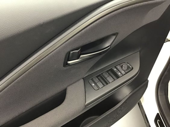 Toyota C-HR Design 2.0 PLUG-IN HYBRID 225 Blanc