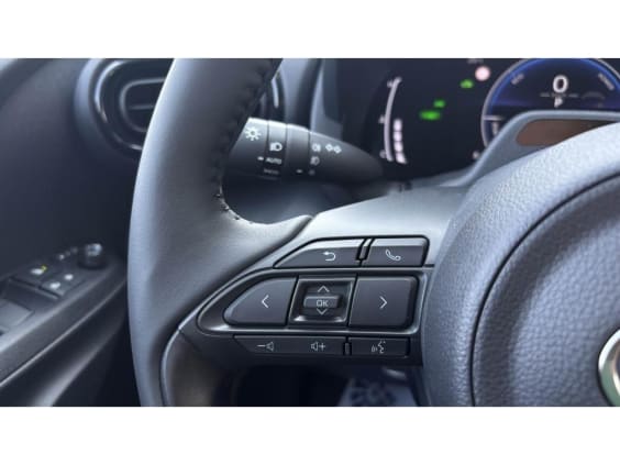 Toyota Yaris HYBRID 116 E-CVT DESIGN PHASE 2 Vert