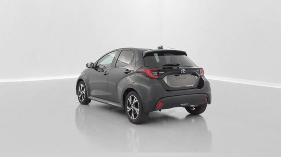 Toyota Yaris YARIS  IV Hybride 116h Design e-CVT Noir Intense Métallisé