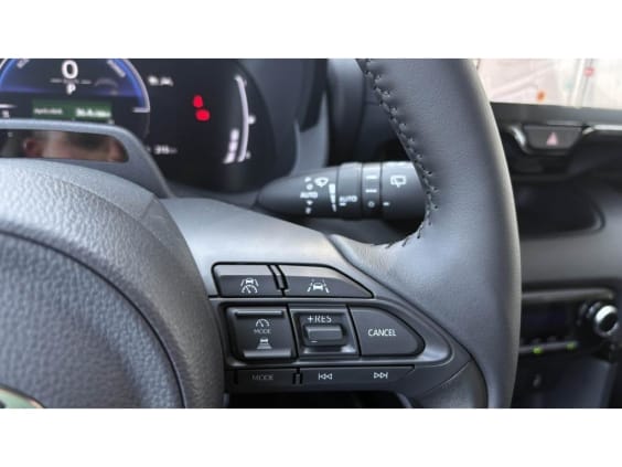 Toyota Yaris HYBRID 116 E-CVT DESIGN PHASE 2 Vert