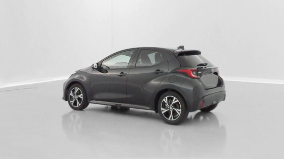 Toyota Yaris YARIS  IV Hybride 116h Design e-CVT Noir Intense Métallisé