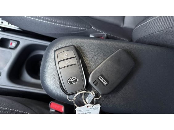 Toyota Yaris HYBRID 116 E-CVT DESIGN PHASE 2 Vert