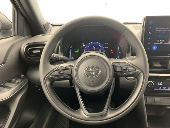 Toyota Yaris Cross Hybride 130h 2WD Design Gris Atlas