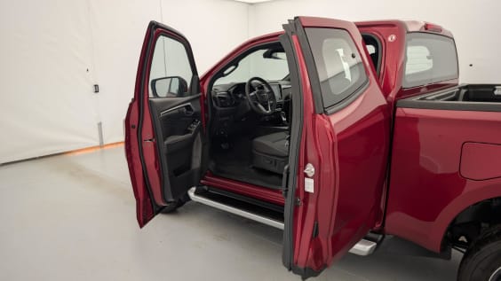 Isuzu D-MAX 1.9 4X4 SPACE CAB N60 F+  AT Red Spinel Mica