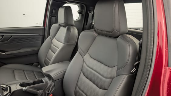 Isuzu D-MAX 1.9 4X4 SPACE CAB N60 F+  AT Red Spinel Mica